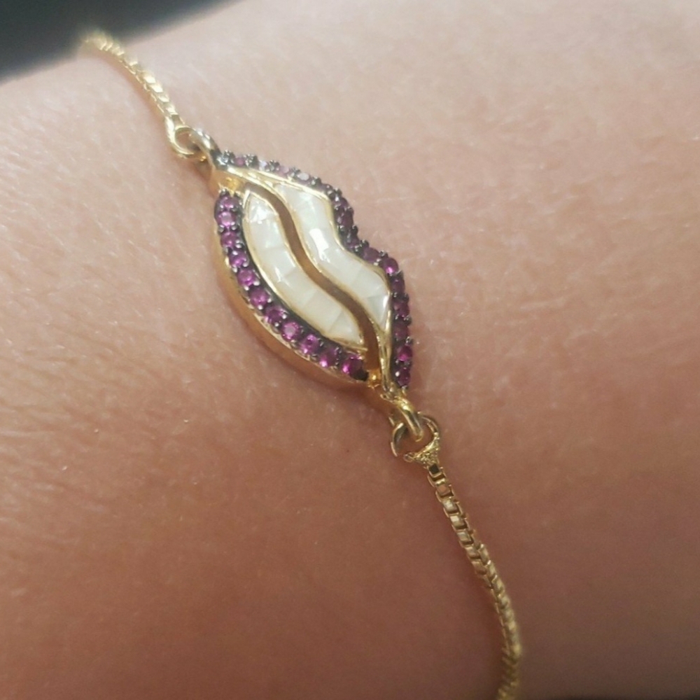 Ruby Red Mother Of Pearl Lip Pendant Bracelet.